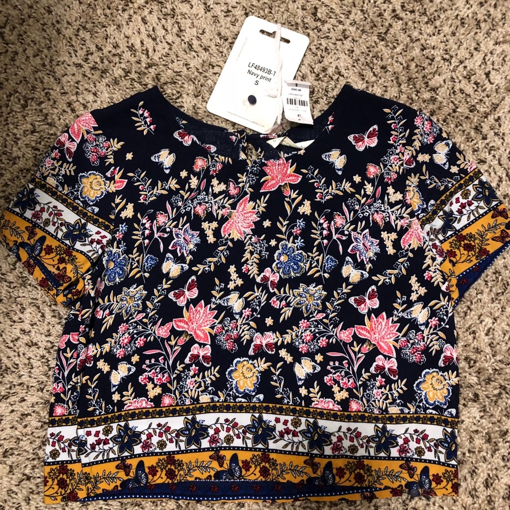 LF Navy/Floral Woven Crop Top